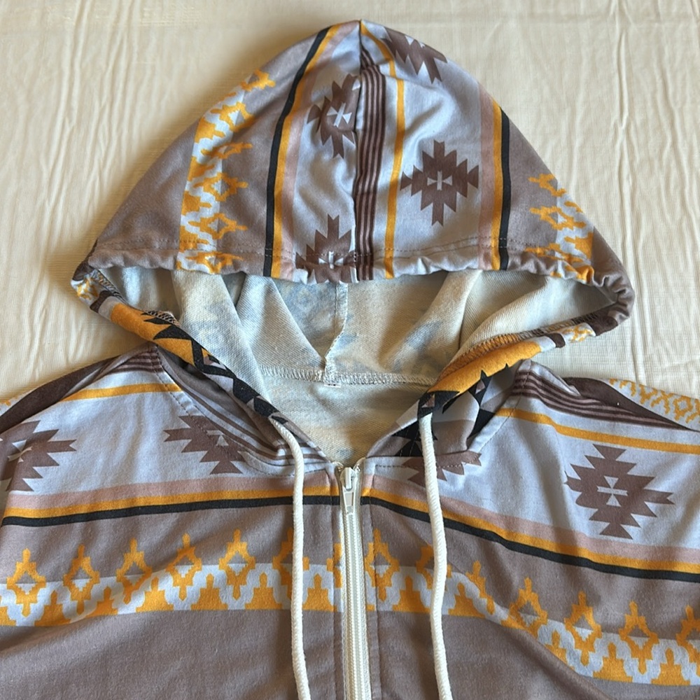 Women's *NEW* Southwestern Print Women's Full Zip Lightweight Hooded Sweater - Picture 2 of 9